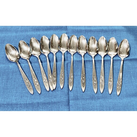65 Piece Set Oneida Stainless 5-Pc Place Settings for 12 My Rose Pattern - Picture 12 of 16